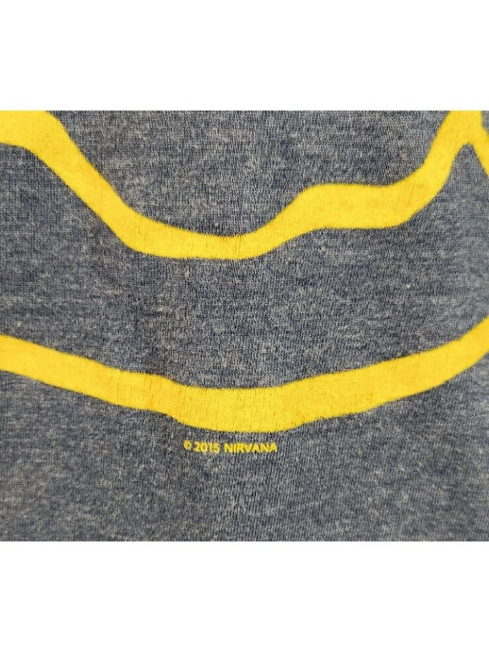Nirvana Smiley Blue 2015 Graphic Print LARGE Crew Nck Short Slv T Shirt Top USED - Picture 5 of 6